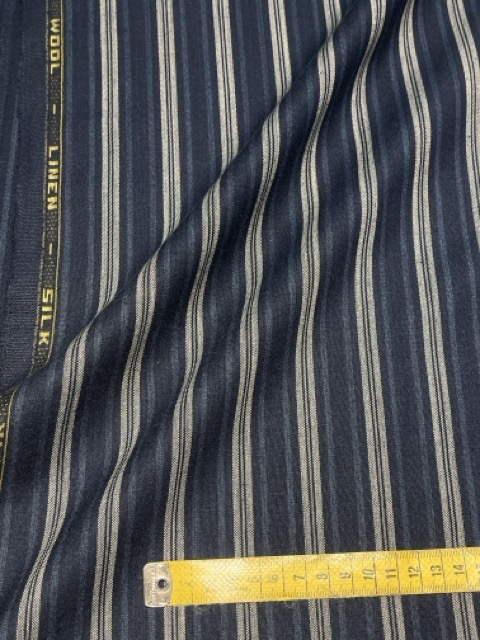 ZEGNA ストライプジャケットと洗えるウールジャージーパンツ|クールビズ