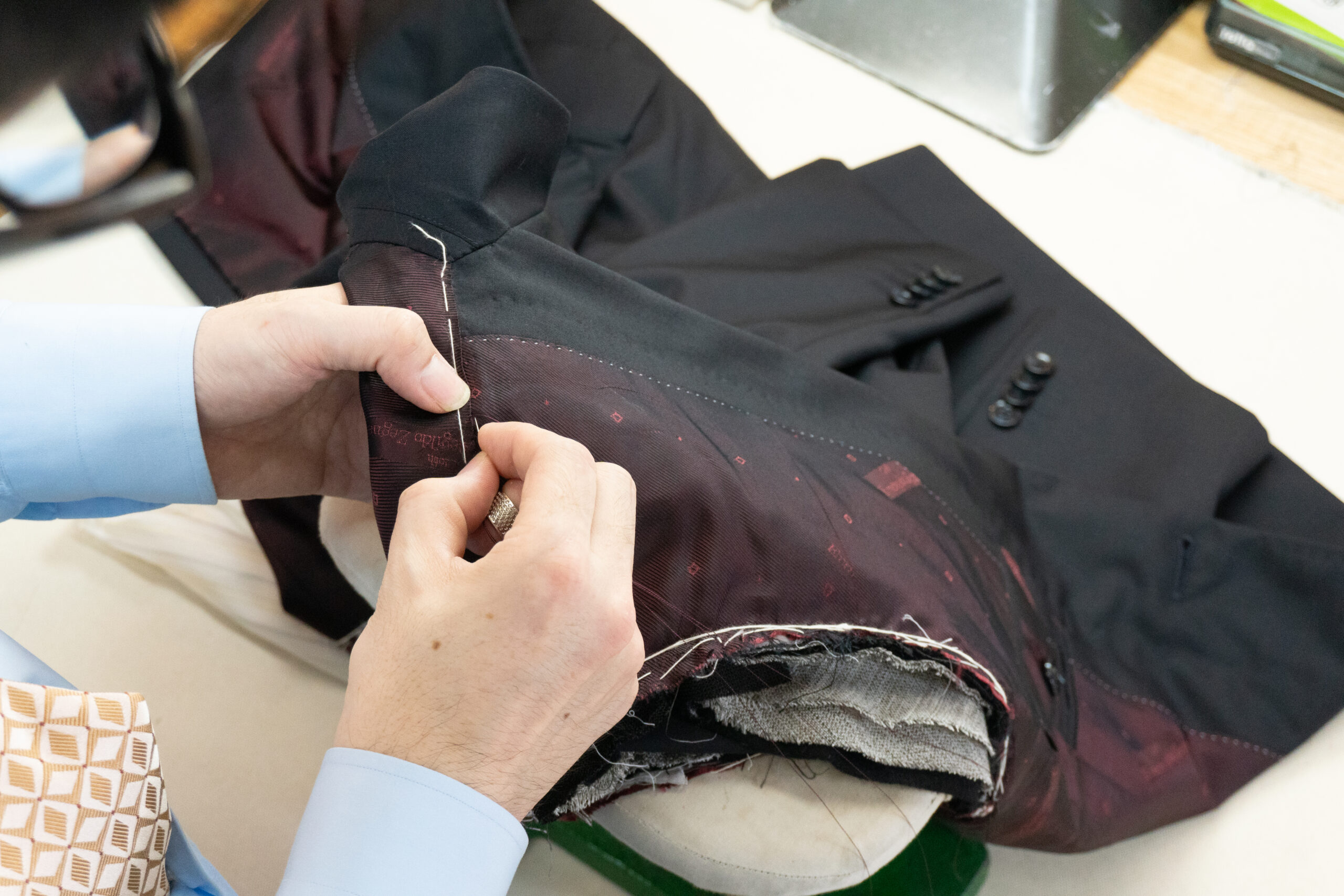 Read more about the article 美しい服は、見えない芯から｜VESTAの手仕事